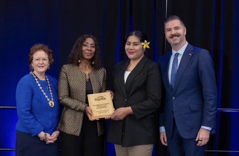 التخصصي يتوج بجائزة "بيئة العمل الصحية" للفئة السريرية عالميًا