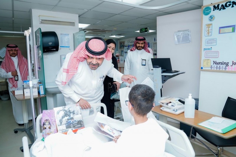 مدينة الملك سعود الطبية تنظم زيارة لمرضى الكلى