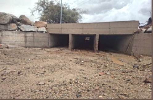 بلدية البشائر تواصل تنظيف مجاري السيول