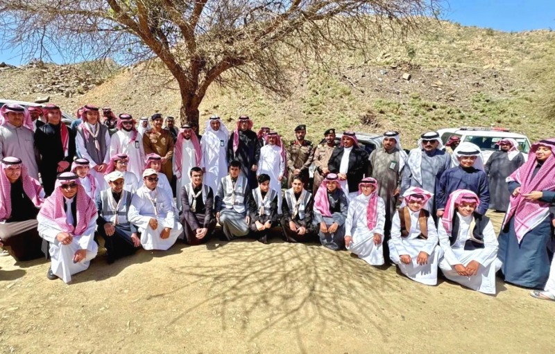 تشجير متنزه وادي ضرك لتعزيز الغطاء النباتي بالباحة تشجير متنزه وادي ضرك لتعزيز الغطاء النباتي بالباحة