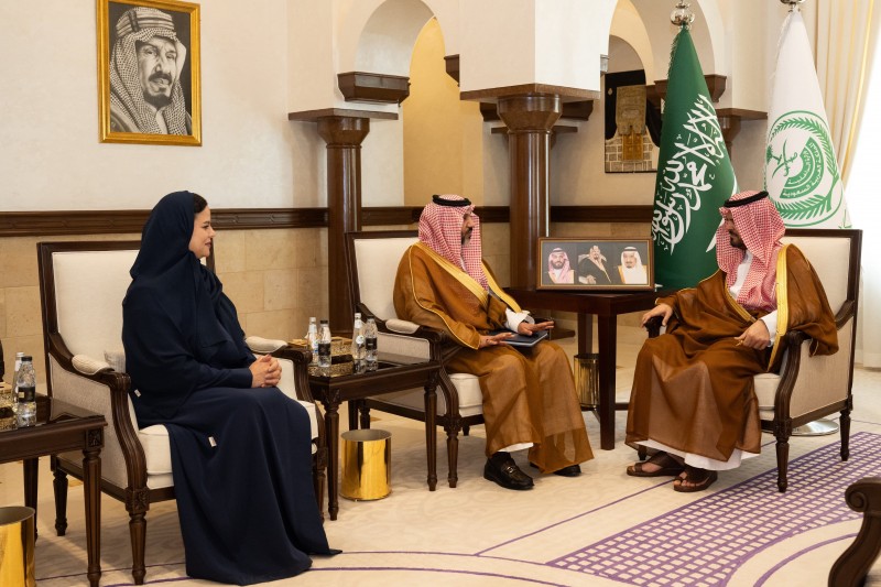 نائب أمير مكة يطّلع على التقرير السنوي لفرع هيئة حقوق الإنسان بالمنطقة