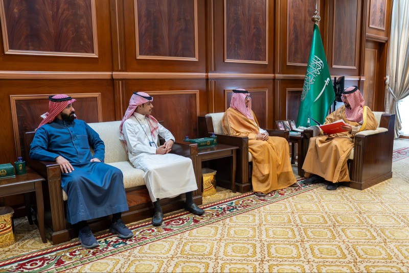 نائب أمير حائل يطلع على التقرير السنوي لهيئة تطوير المنطقة