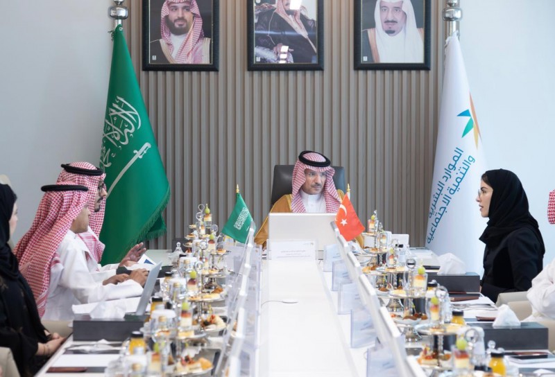 نائب وزير الموارد البشرية يرأس اجتماعًا سعوديًا تركيًا