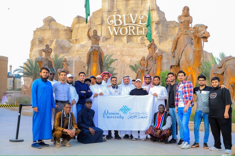 جامعة القصيم تنظم رحلة طلابية إلى الرياض لتعزيز الوعي بالمعالم الوطنية جامعة القصيم تنظم رحلة طلابية إلى الرياض لتعزيز الوعي بالمعالم الوطنية