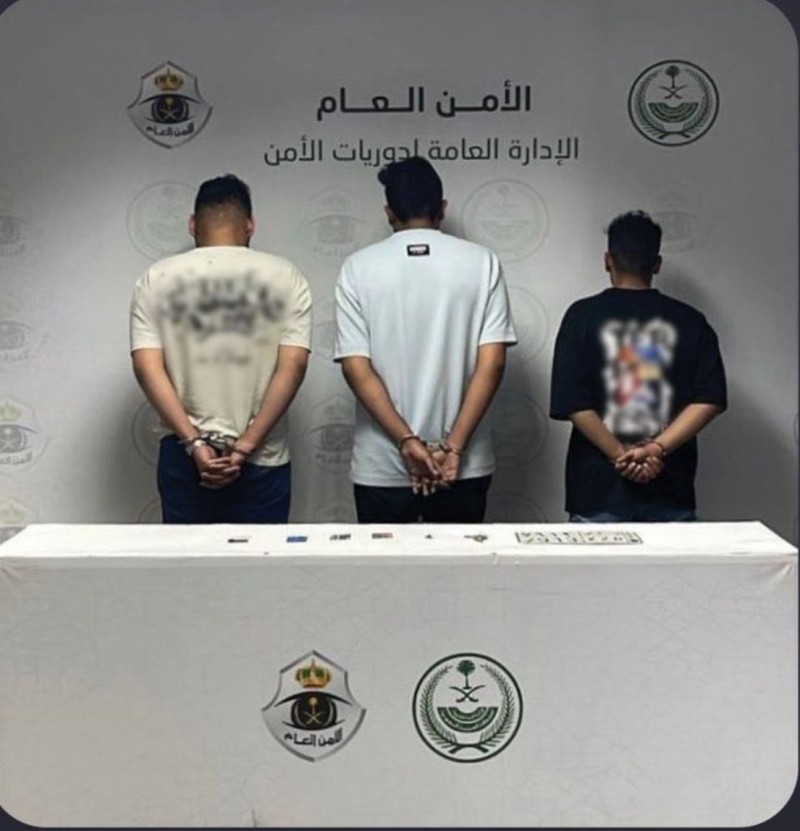 دوريات الأمن بحائل تقبض على 3 مواطنين لعبثهم بأجهزة صراف آلي