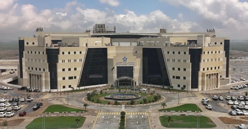 فريق طبي في جازان ينقذ مريضة من ورم متقدم بعملية جراحية معقدة ناجحة فريق طبي في جازان ينقذ مريضة من ورم متقدم بعملية جراحية معقدة ناجحة