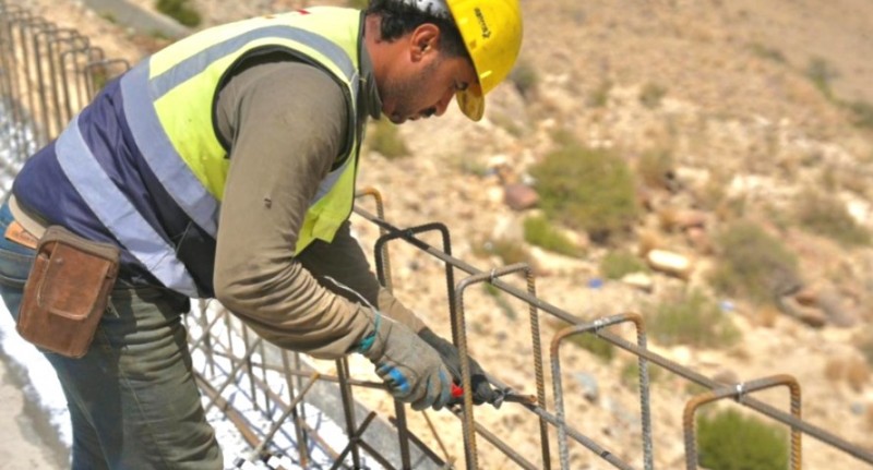 أمانة الباحة تعزّز البنية التحتية بتنفيذ حمايات خرسانية للحد من أخطار السيول أمانة الباحة تعزّز البنية التحتية بتنفيذ حمايات خرسانية للحد من أخطار السيول