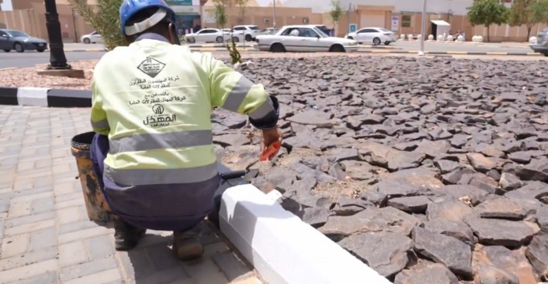 فرق أمانة نجران تجدد أرصفة الشوارع لتعزيز المظهر الحضري فرق أمانة نجران تجدد أرصفة الشوارع لتعزيز المظهر الحضري