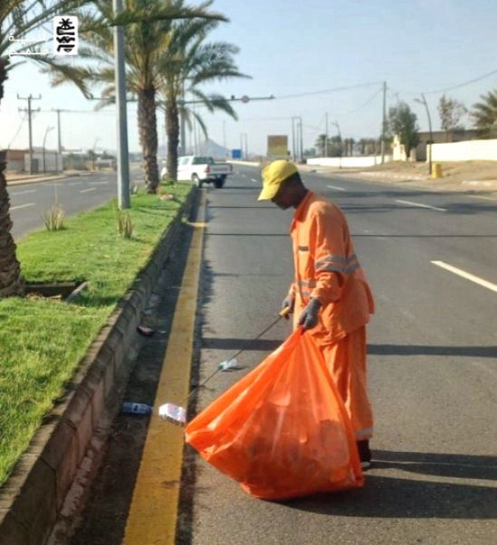 بلدية صمخ تواصل جهودها اليومية لبيئة أنظف ومشهد أكثر جمالًا