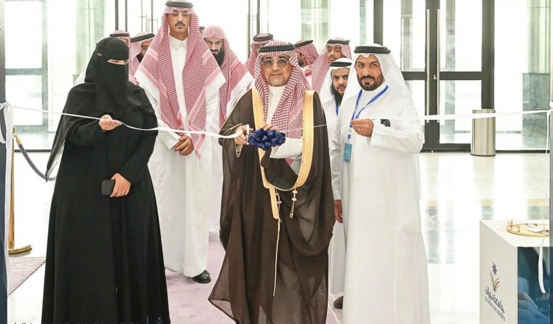 رئيس جامعة نجران يدشن المعرض المصاحب لملتقى آفاق التميز البحثي