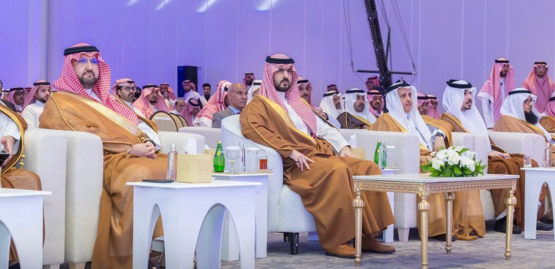 نائب أمير الشرقية يرعى تخريج أكثر من 5,100 خريج وخريجة من الجامعة العربية المفتوحة