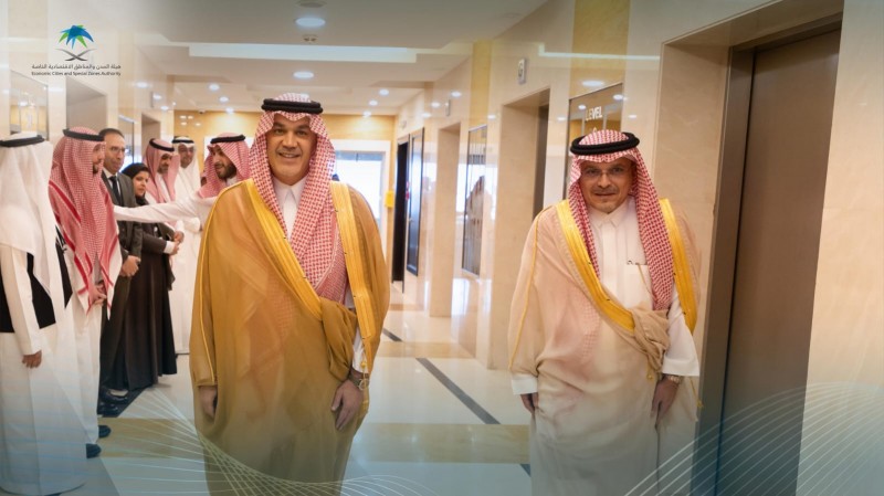 وزير الاستثمار يزور مقر الهيئة ويطّلع على سير أعمالها