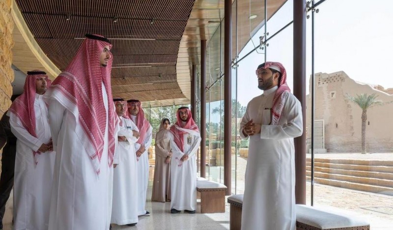 محافظ الدرعية يقف على مشروعات تطوير بوابة الدرعية