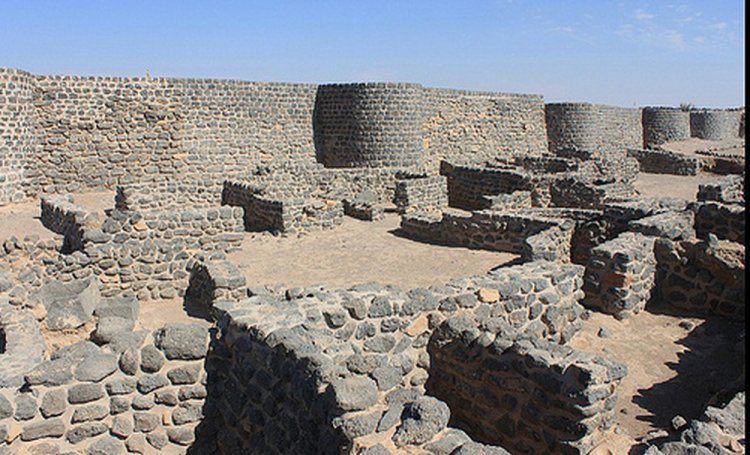 قصر خراش التاريخي.. أيقونة العمارة الدفاعية في فيد الأثرية