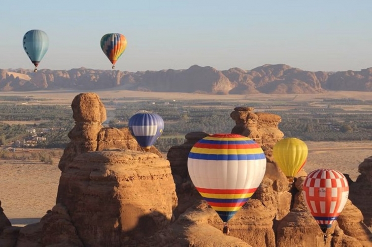 العلا تفتح أبوابها بمغامرة المناطيد المشوقة