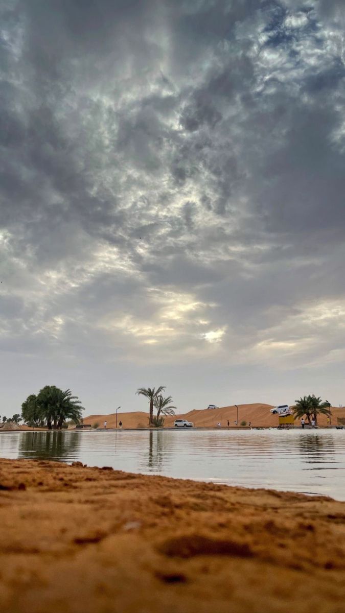 الأرصاد: أمطار ورياح نشطة بالمملكة