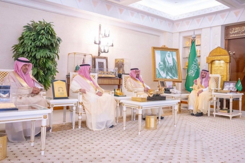أمين القصيم يتلقى خطاب شكر من أمير المنطقة