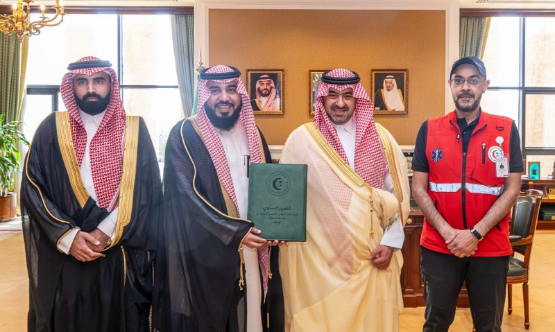 نائب أمير تبوك يطلع على التقرير السنوي لفرع هيئة الهلال الأحمر