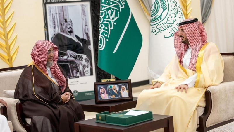 محافظ الطائف يستقبل وفد جمعية فرقان لتحفيظ القرآن الكريم