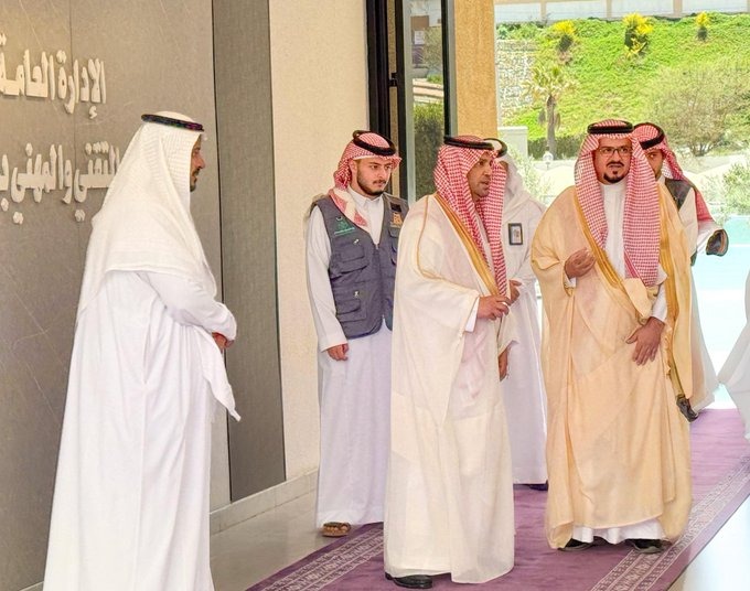 أمين الباحة يزور فعالية الوقاية من المخدرات والمؤثرات العقلية