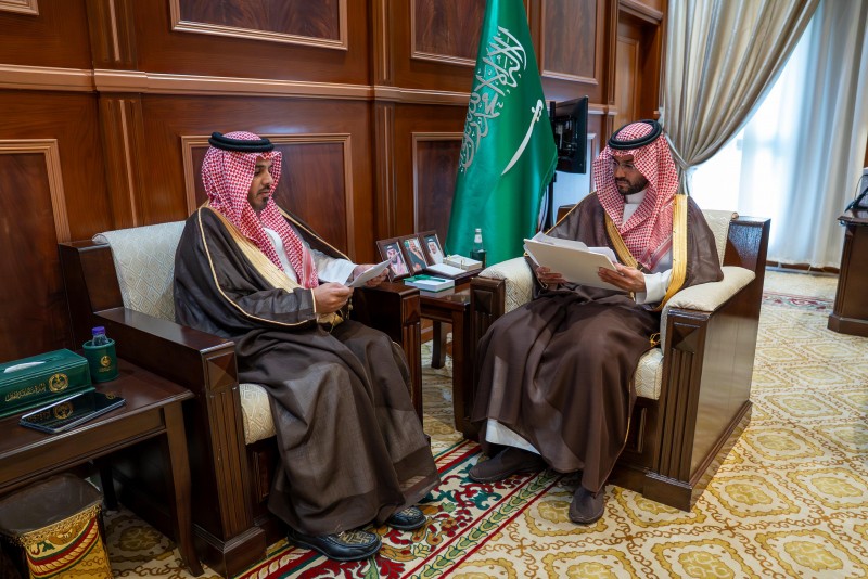 نائب أمير حائل يطّلع على التقرير السنوي لفرع هيئة التراث بالمنطقة