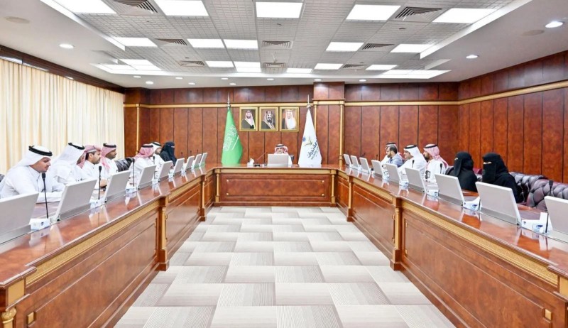 رئيس جامعة نجران يدشّن مجلة للذكاء الاصطناعي والحوسبة الناشئة