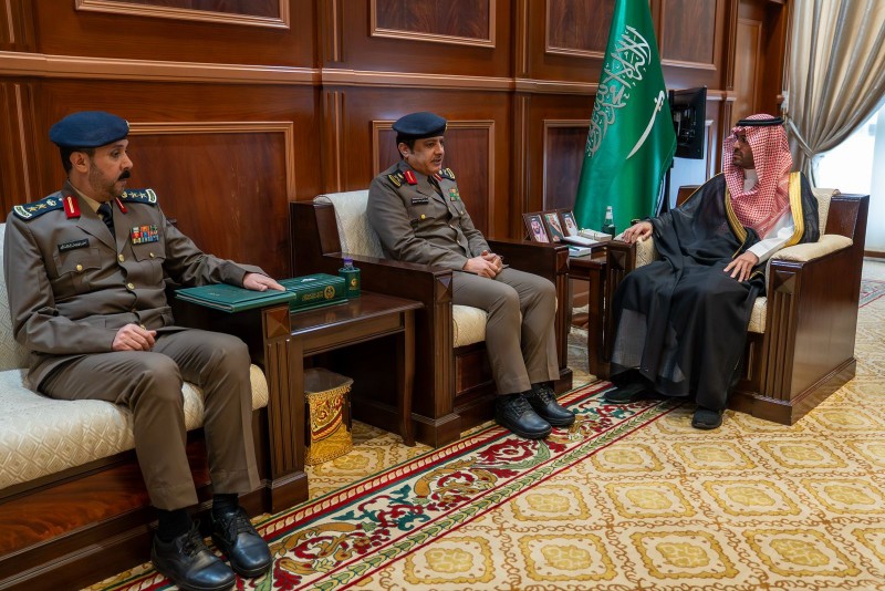 نائب أمير حائل يطّلع على التقرير السنوي للدفاع المدني لعام 2025