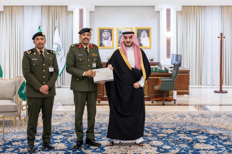 أمير الجوف يطّلع على التقرير السنوي لمنجزات سجون المنطقة