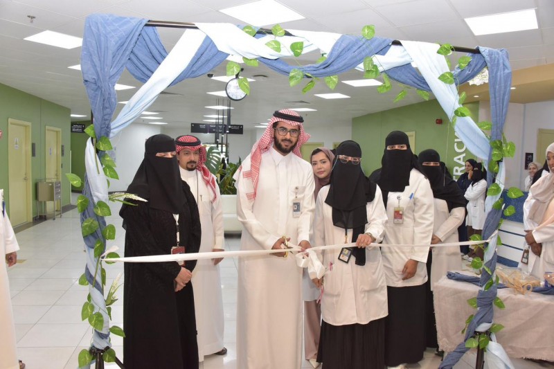 مركز طب الأسرة والمجتمع بجامعة الإمام عبد الرحمن بن فيصل يُفعّل اليوم العالمي للخدمة الاجتماعية