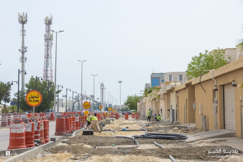 بلدية الخبر تواصل أعمال تطوير حي الحزام الذهبي