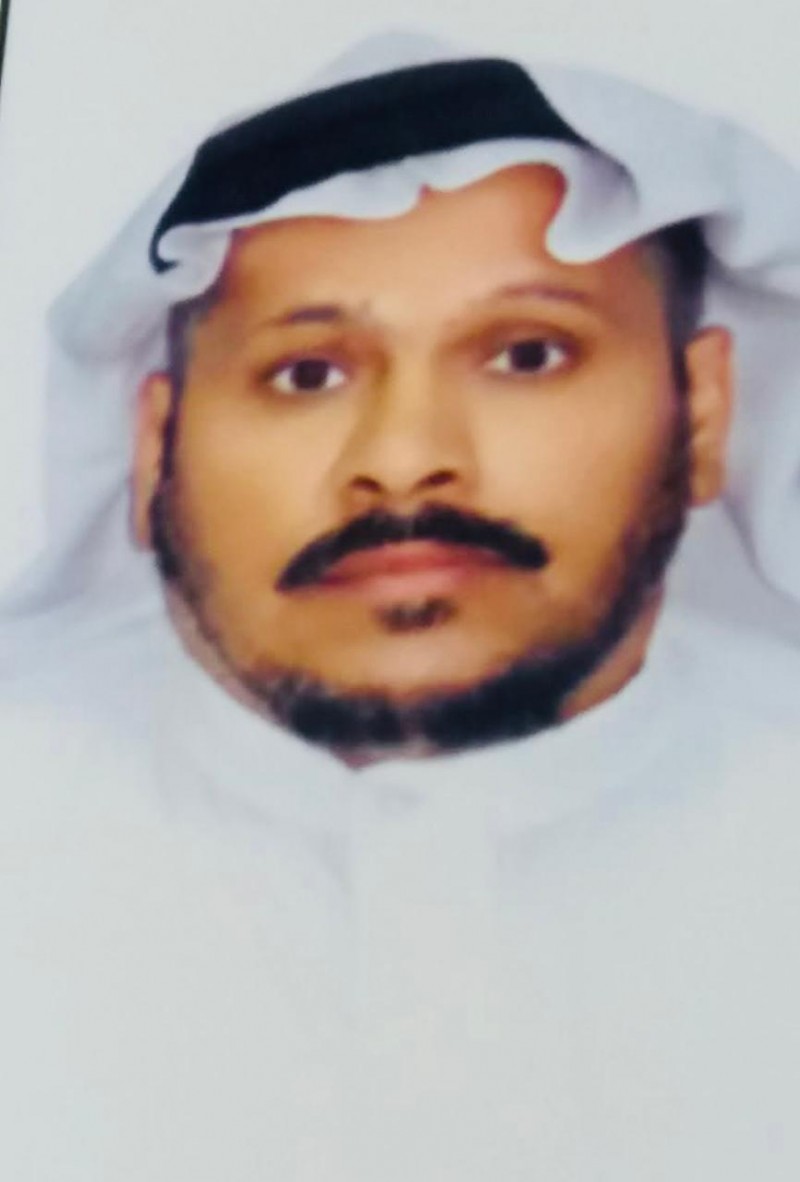 بين وادي أحامر وصبر الحياة.. شاعرٌ يستنطق الصحراء ويكتب من عمق التجربة