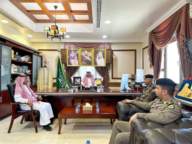 محافظ أملج يستقبل مدير الشرطة المكلّف