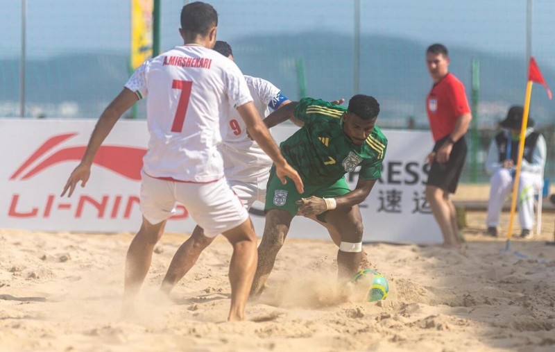 الأخضر الشاطئي يواجه عُمان في نصف نهائي سانيا 2026