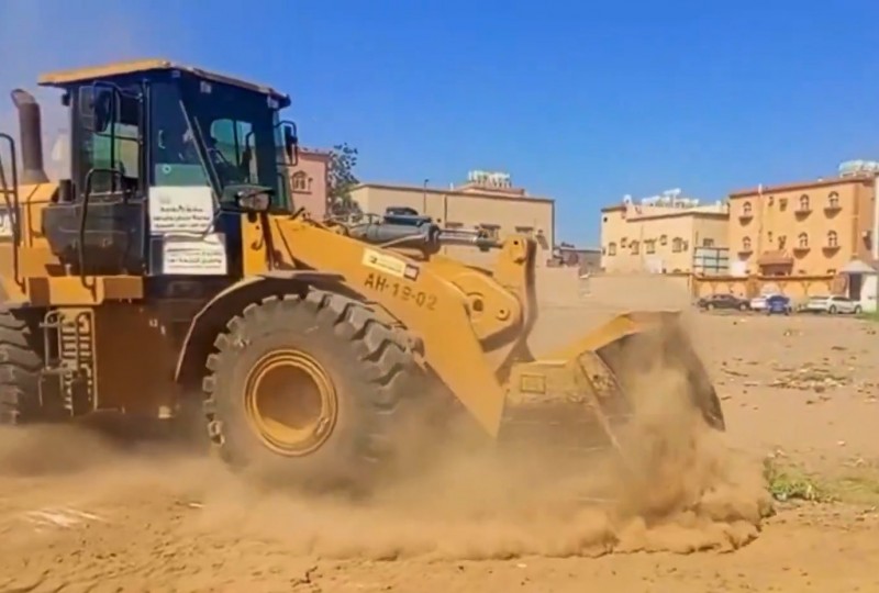 نجران تواصل تنظيف الأراضي الفضاء وتحسين المشهد الحضري