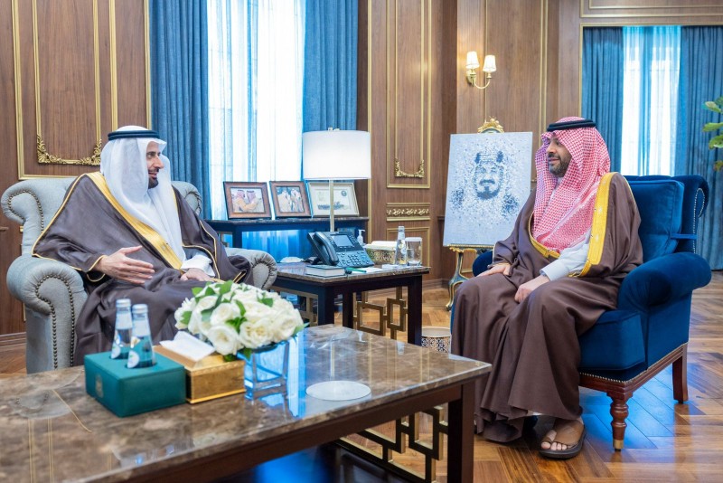 أمير الحدودالشمالية يبحث خدمات الحجاج مع وزير الحج