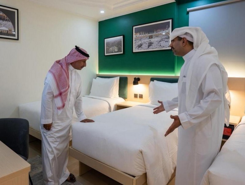وزير السياحة يتفقد جاهزية القطاع السياحي لخدمة ضيوف الرحمن