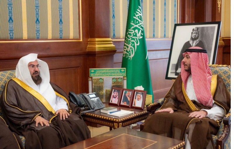 نائب أمير المدينة المنورة يطّلع على أعمال رئاسة شؤون الحرمين