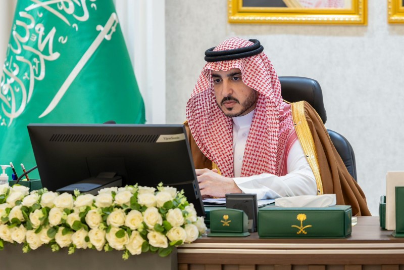 أمير الجوف يترأس لجنة المسؤولية الاجتماعية