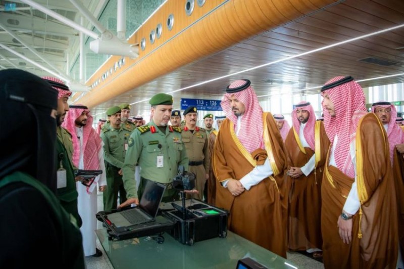 أمير المدينة المنورة يؤكد الارتقاء بجودة خدمات ضيوف الرحمن