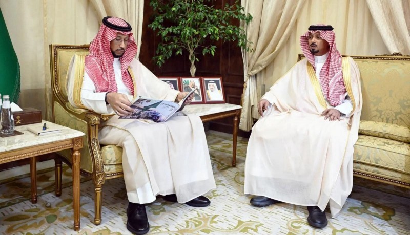 نائب أمير عسير يطّلع على جهود المجاهدين ويؤكد أهمية رفع الجاهزية الأمنية