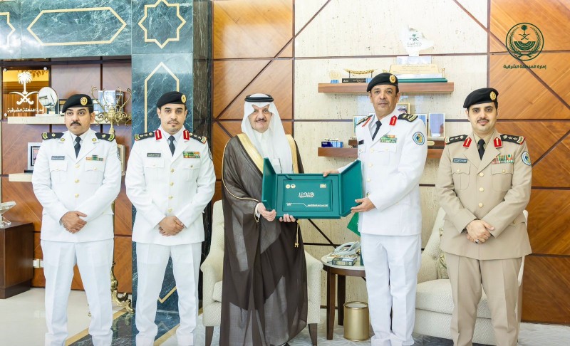 أمير الشرقية يستقبل قائد حرس الحدود ويشيد بجهودهم