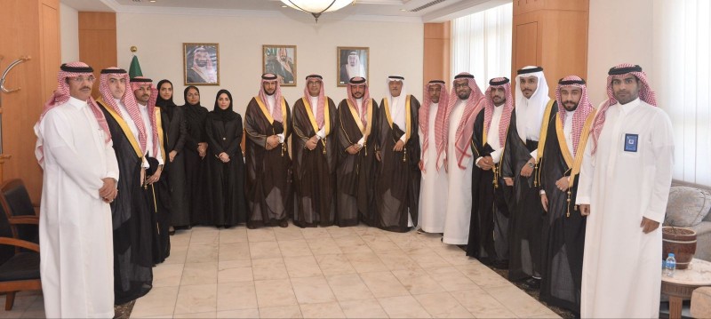 محافظ القطيف يلتقي مجلس الأعمال بغرفة الشرقية