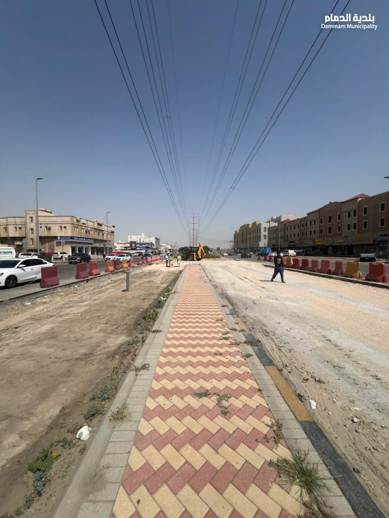أمانة الشرقية تنفذ دوارات التفاف في شارع عمر بن الخطاب بالدمام