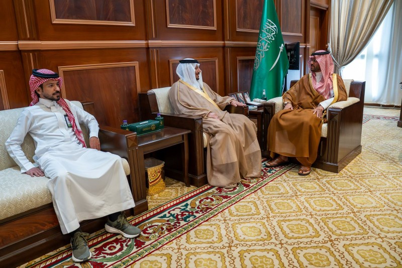 نائب أمير حائل يطّلع على جهود تنمية الغطاء النباتي بالمنطقة
