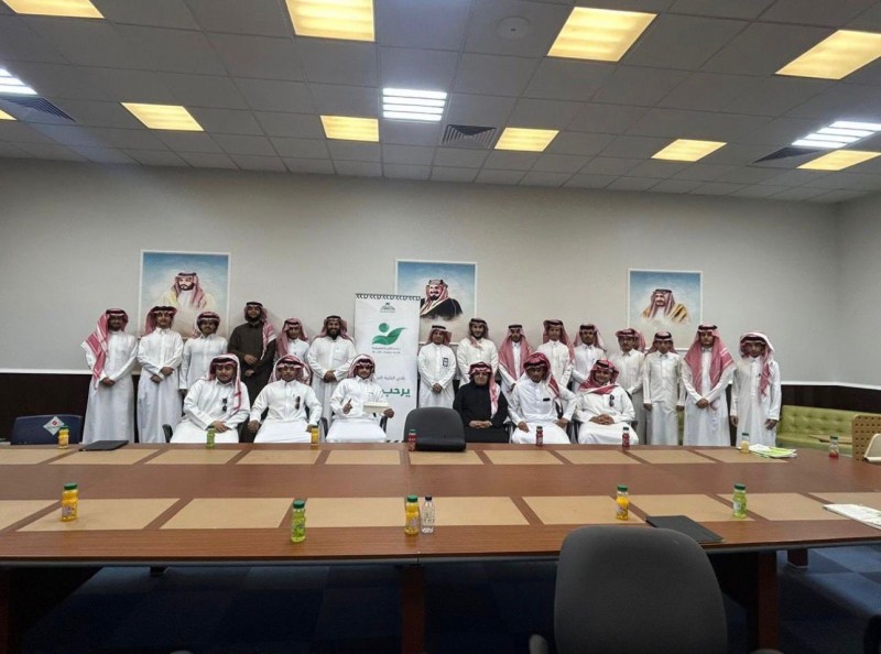 برنامج قيادي بجامعة الملك خالد يعزز مهارات الطلاب بخميس مشيط