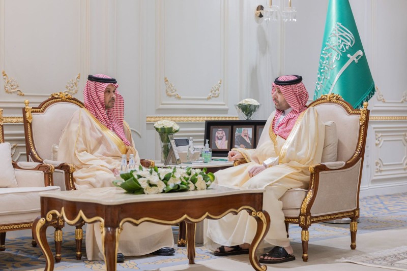 نائب أمير الشمالية يبحث تطوير الخدمات الصحية