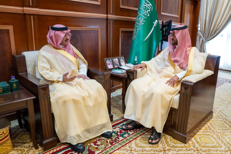 نائب أمير حائل يطّلع على برامج “هدف” لتأهيل الكوادر الوطنية
