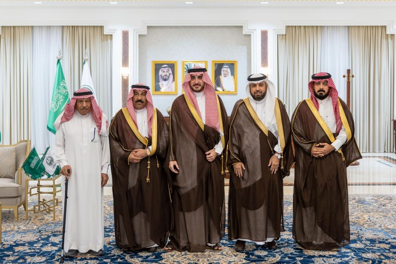 أمير الجوف يطلع على إنجازات "الجمعية التعاونية" ويؤكد دورها في دعم التنمية