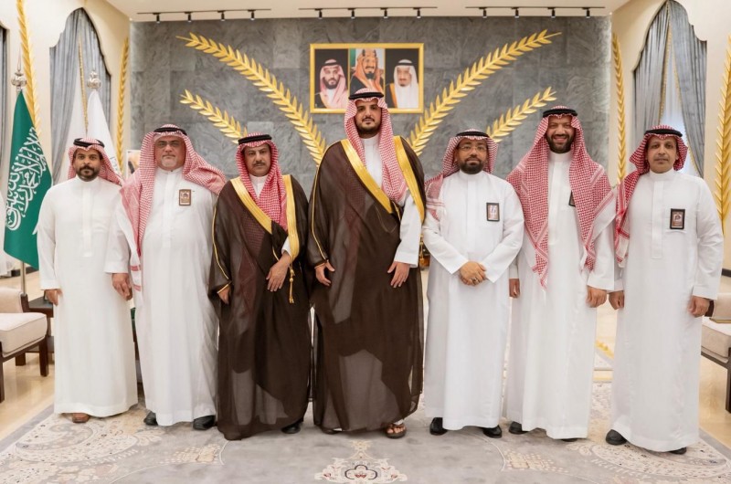 محافظ الطائف يستقبل مجلس إدارة نادي وج الرياضي
