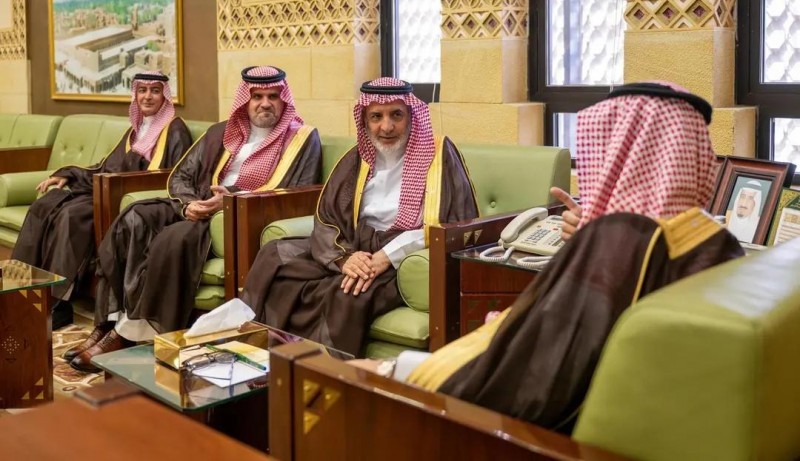 وكيل إمارة الرياض يبحث تنمية الفرص الاستثمارية مع غرفة الرياض